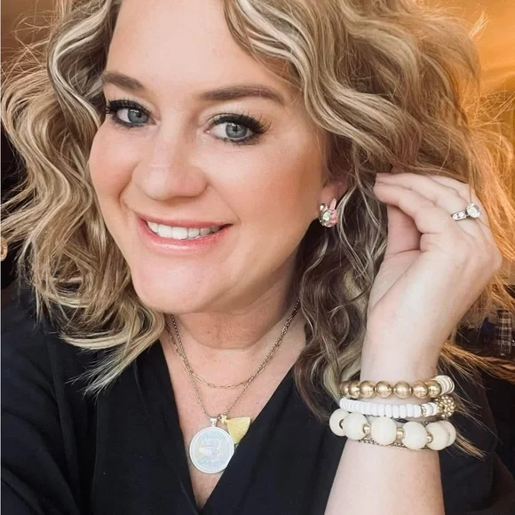 NEW Iridescent Gem Silver Bunny Earrings 🐰 - Picture 3 of 11